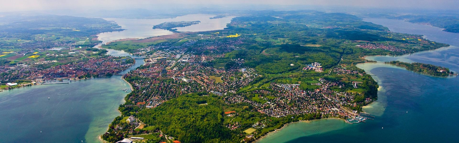 Luftaufnahme von Konstanz mit Hörnle, Lorettowald und Mainau