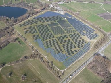 Luftperspektive eines Solarparks