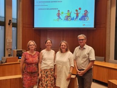 Neue Plattform bündelt Hilfsangebote für Familien mit Kindern und Jugendlichen mit Behinderung oder chronischer Erkrankung: ng: engagieren sich für eine stärkere Vernetzung der Unterstützungsangebote für Kinder und Jugendliche mit Behinderung Neue Plattform bündelt Hilfsangebote für Familien mit Kindern und Jugendlichen mit Behinderung oder chronischer Erkrankung: ng: engagieren sich für eine stärkere Vernetzung der Unterstützungsangebote für Kinder und Jugendliche mit Behinderung