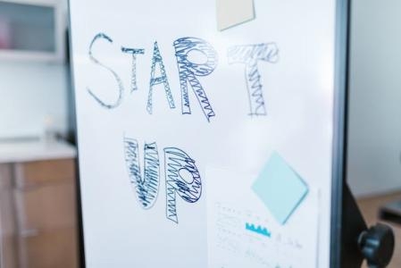 Whiteboard mit aufgebrachter Schrift